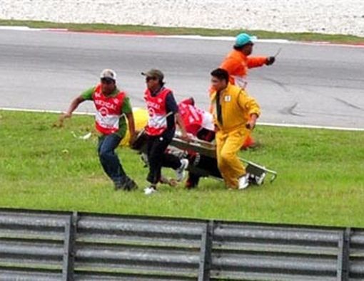 Jatuhnya Simoncelli pasca Kecelakaan