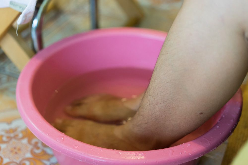 Cantengan Bisa Sembuh dengan Direndam Air Garam?