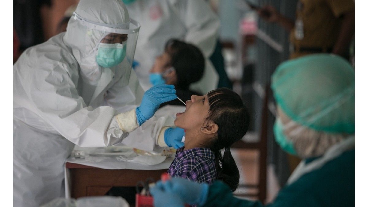 Tes Swab Hidung dan Tenggorokan, Mana Lebih Akurat?