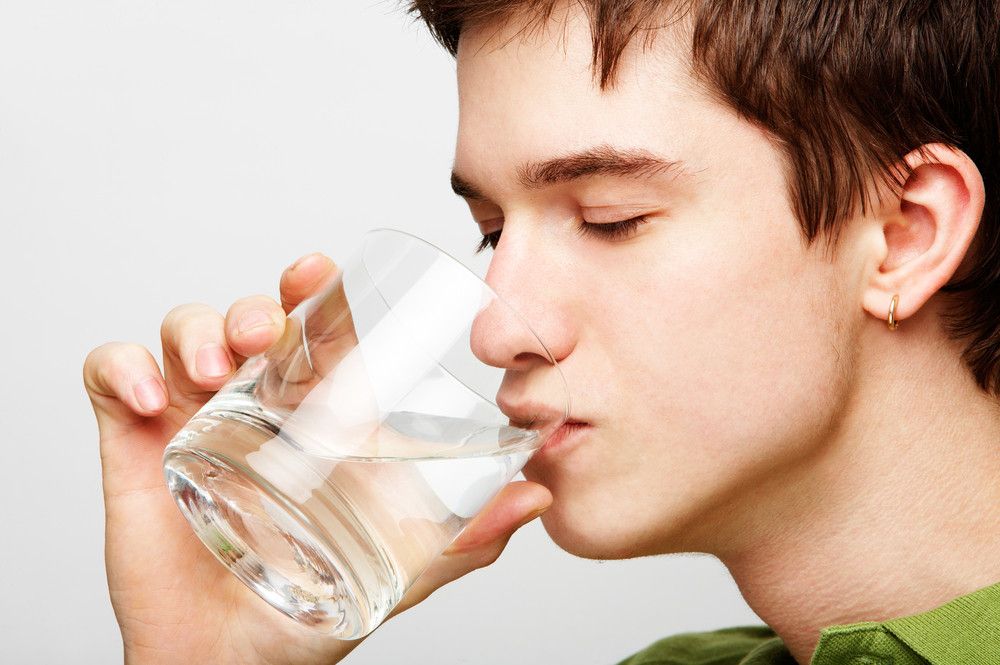 Tubuh Sehat dengan Minum Air Putih Hangat