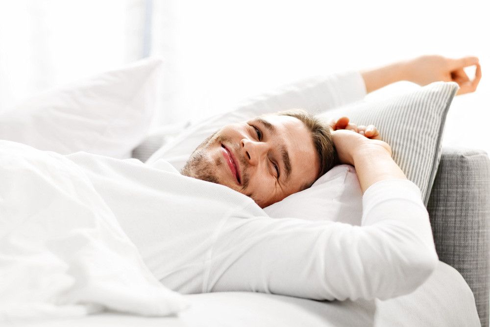 Tidur Cukup Bisa Kurangi Konsumsi Gula dan Karbohidrat (Kamil Macniak/Shutterstock)