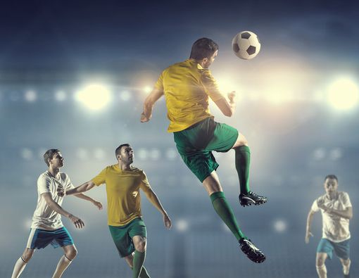 Benarkah Sering Menyundul Bola Bisa Bahayakan Kesehatan?