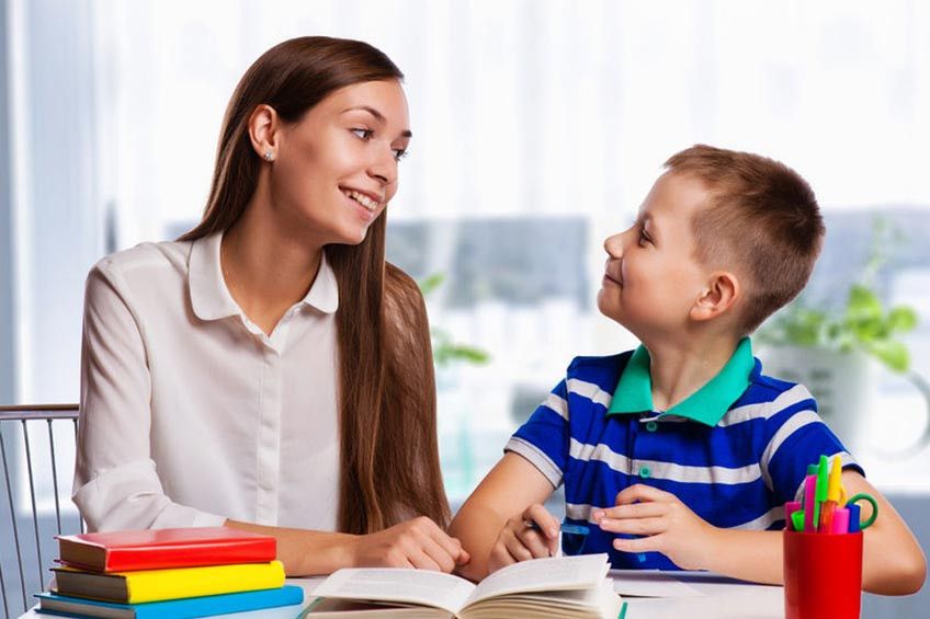 Apa Bedanya Mendidik dan Menghukum Anak?