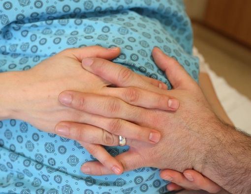 Sejumlah Risiko Melahirkan Pertama Kali di Rumah