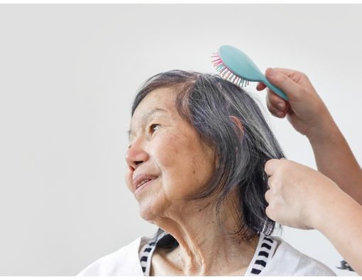 Tips Merawat Rambut untuk Lansia
