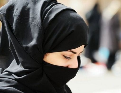 Fenomena Crosshijaber dan Kaitannya dengan Perilaku Transvestisme