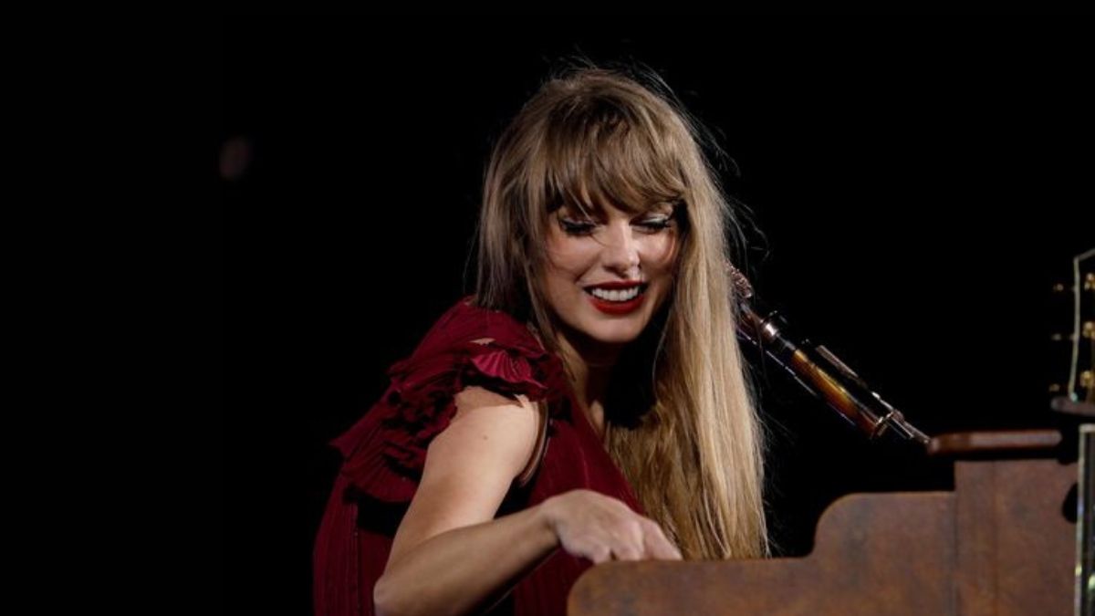 Kaki Taylor Swift