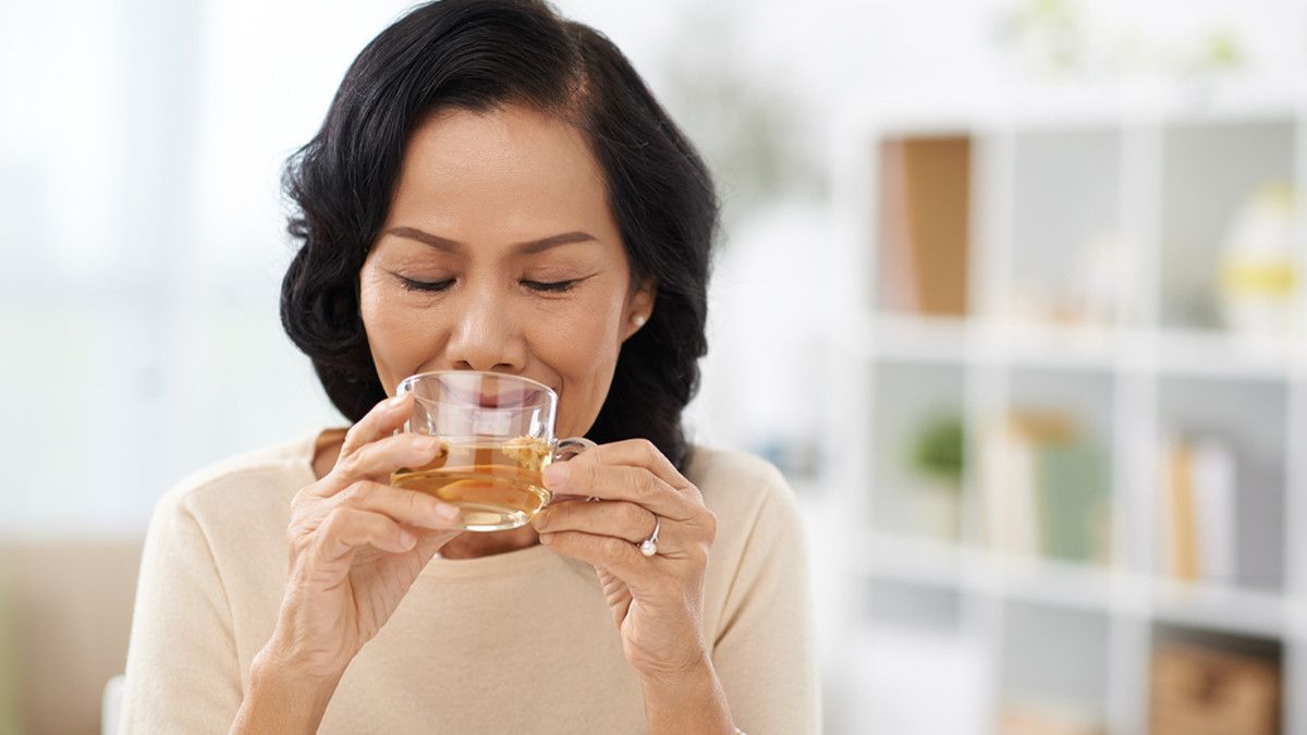 Minum Teh Bisa Atasi Osteoporosis?