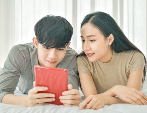 Punya Minat Sama dengan Pasangan, Pentingkah bagi Hubungan?