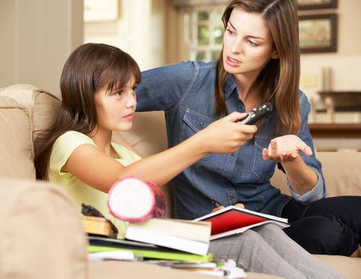 Kapan dan Bagaimana Sebaiknya Anak Menonton Televisi?