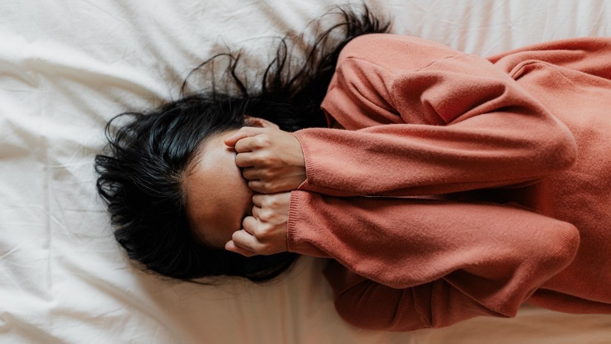 Tips Membantu Teman yang Memiliki Kecemasan Sosial