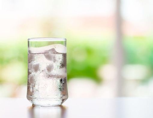 Minum Air Dingin Bikin Gemuk, Mitos atau Fakta?