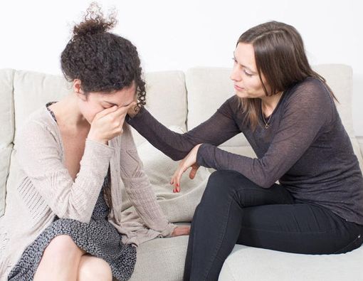 Kiat Bantu Teman Lewati Masa Sulit