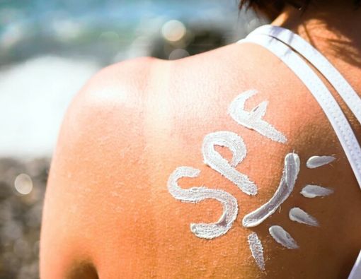 Sudah Pakai Sunblock Kulit Tetap Gosong, Apa Penyebabnya?