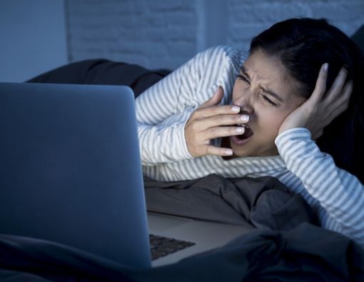 Warna Cahaya Lampu yang Baik untuk Tidur