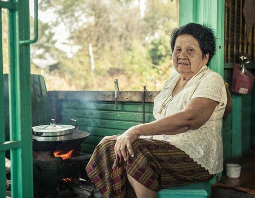 Inilah Alasan Mengapa Wanita Tua Rawan Kesepian