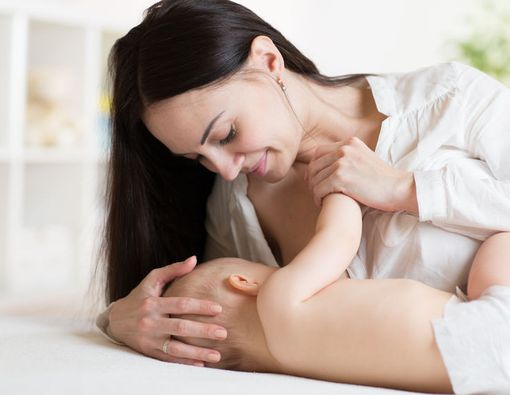 Anak Pertama Baru Saja Lahir? Ikuti Tips Menyusui Berikut Ini!