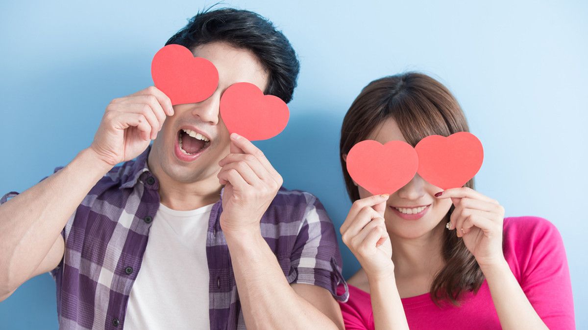Mengapa Jatuh Cinta Bikin Kita Jadi Bodoh? Ini Kata Peneliti!
