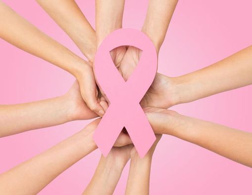 5 Artis yang Berhasil Melawan Kanker Payudara