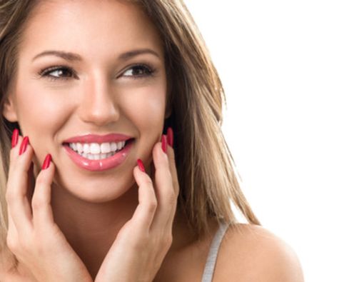 Cara yang Boleh dan Tidak Boleh Dilakukan untuk Memutihkan Gigi