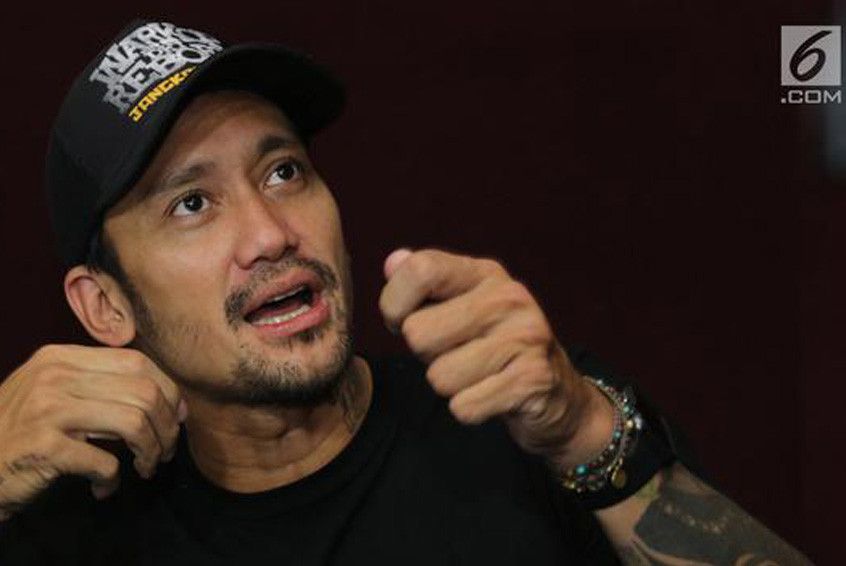 Tora Sudiro, Dumolid, dan Sindrom Tourette