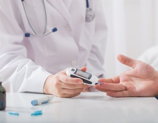 Panduan Makan bagi Penderita Hipoglikemia untuk Cegah Komplikasi