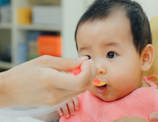 Cara Menyeimbangkan ASI dan MPASI untuk Penuhi Kebutuhan Gizi Bayi