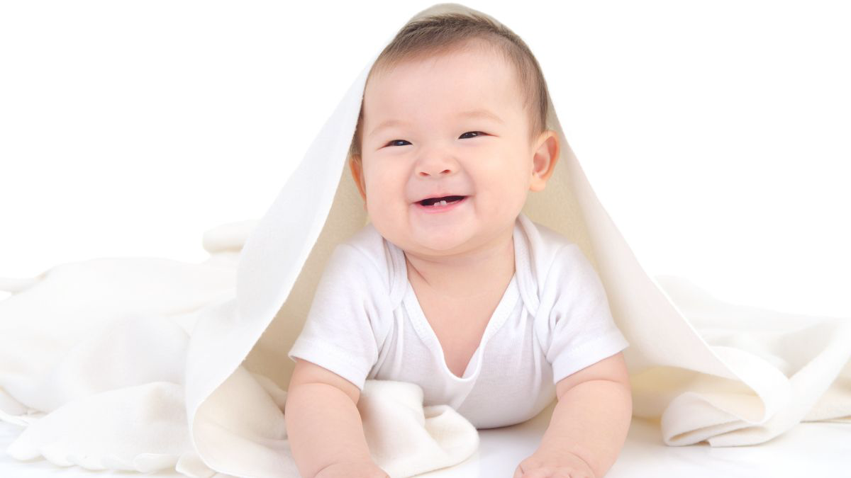 Tumbuh Kembang Bayi 10 Bulan