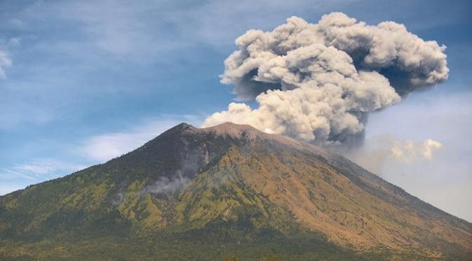 4 Penyakit Akibat Abu Vulkanik Letusan Gunung Agung