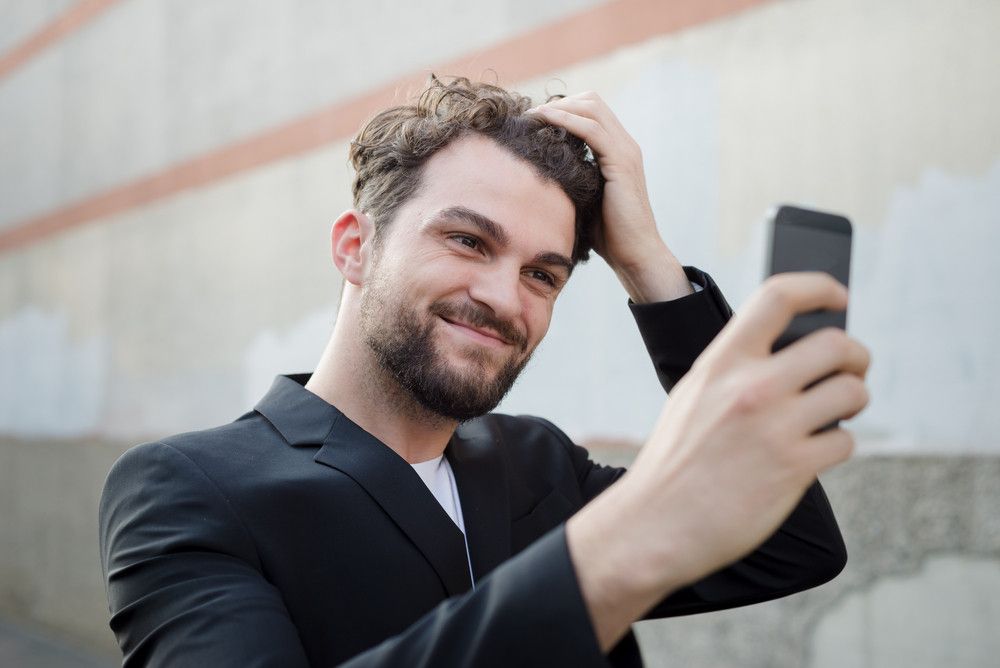 Sering Selfie, Benarkah Gejala Narsis dan Psikopat?