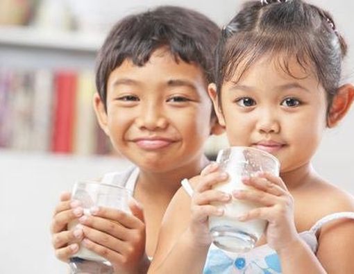 Seberapa Banyak Anak Harus Minum Susu dalam Sehari?