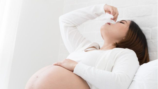 Mengenal Penyebab Mimisan Saat Hamil dan Cara Mengatasinya