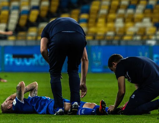 Cedera yang Paling Sering Dialami Pesepak Bola dan Cara Mencegahnya