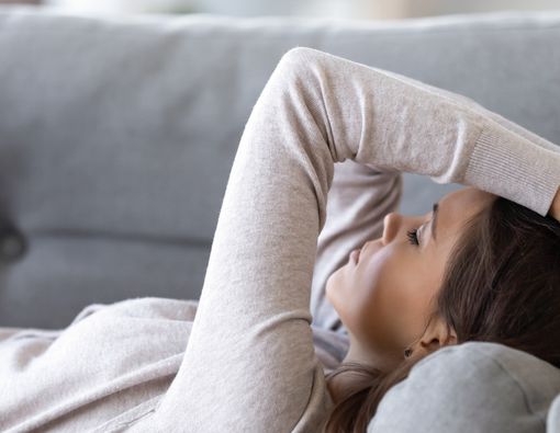 Sakit Kepala Bagian Atas, Ada Gejala Apa?