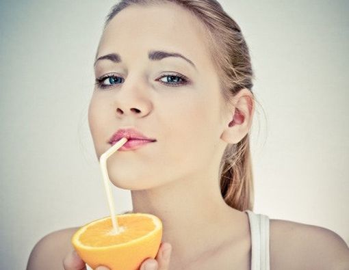 Cegah Kerusakan Gigi dengan  Minum Menggunakan Sedotan