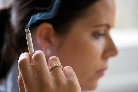 Merokok Mengurangi Tingkat Kesuburan pada Wanita