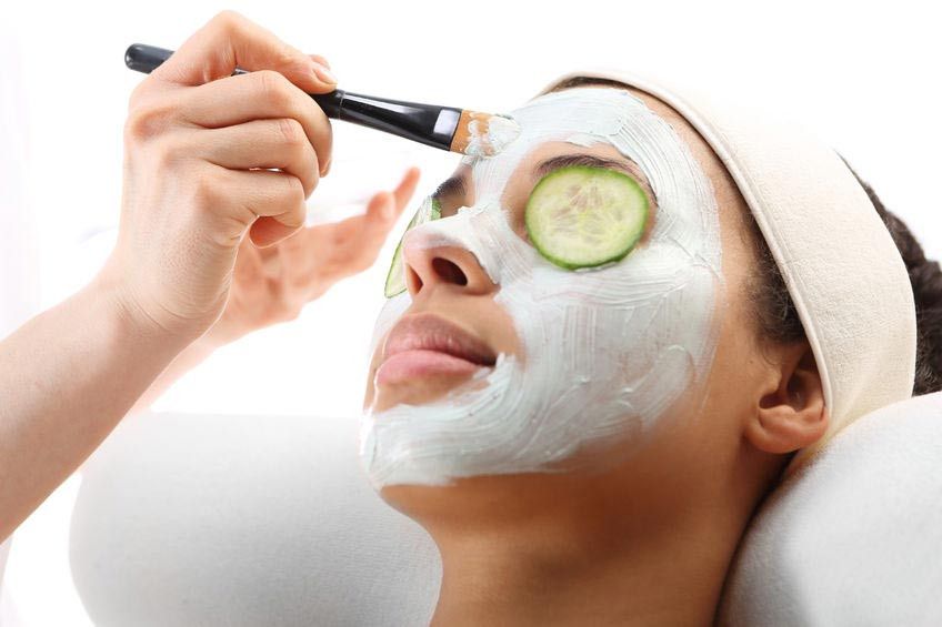 5 Tip Perawatan Kulit Seputar Mata