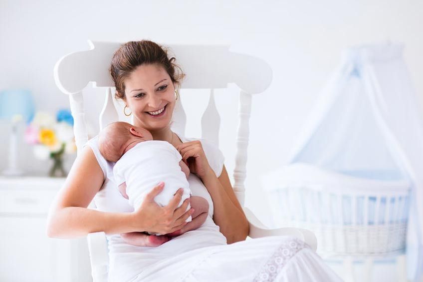 Kiat Menyusui Bayi Saat Puting Lecet