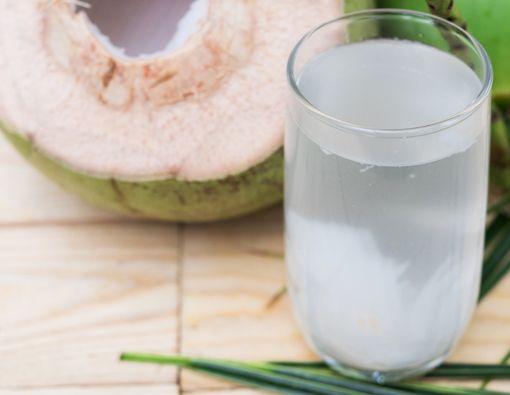 Air Kelapa untuk Penderita Asam Lambung, Baik atau Buruk?
