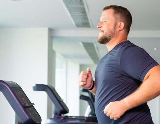 Turunkan Berat Badan, Pilih Latihan Kardio atau Angkat Beban?