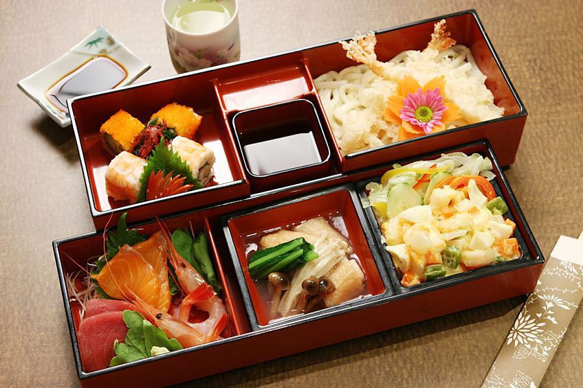 Menu Makan Siang ala Jepang yang Bikin Panjang Umur