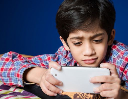 Tips Mudah Membatasi Screen Time pada Anak