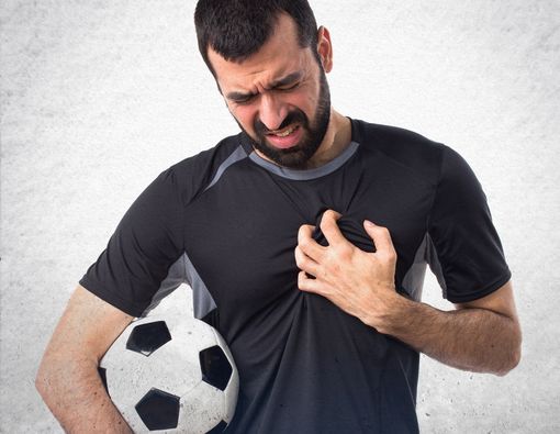 Benarkah Pemain Sepak Bola Rentan Kena Serangan Jantung?