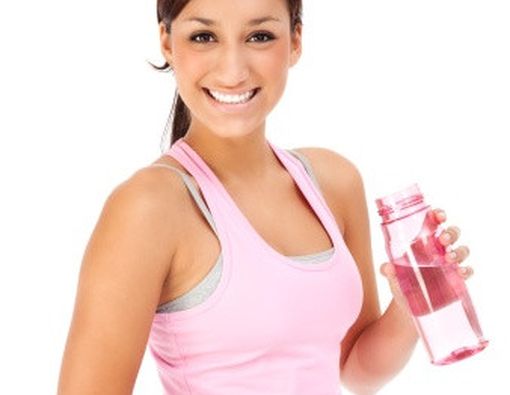 Mengganti Cairan Tubuh yang Hilang Saat Olahraga