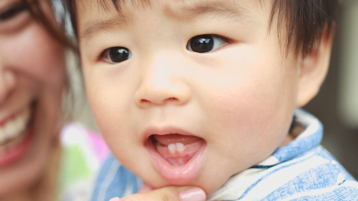 Penyebab Bayi Muntah Saat Tumbuh Gigi dan Penanganannya