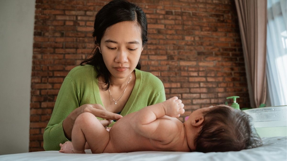 Tali Pusat Bayi Baru Lahir Berdarah, Normalkah?