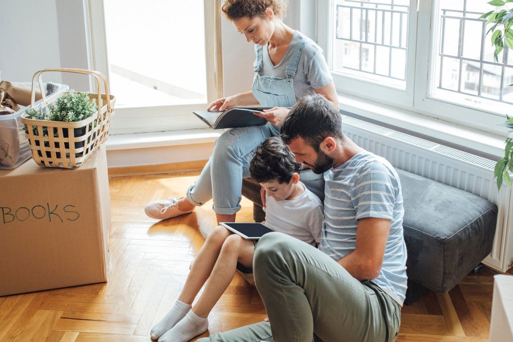 Orang Tua Milenial Kian Ikut Campur Urusan Anak? (LStockStudio/Shutterstock)