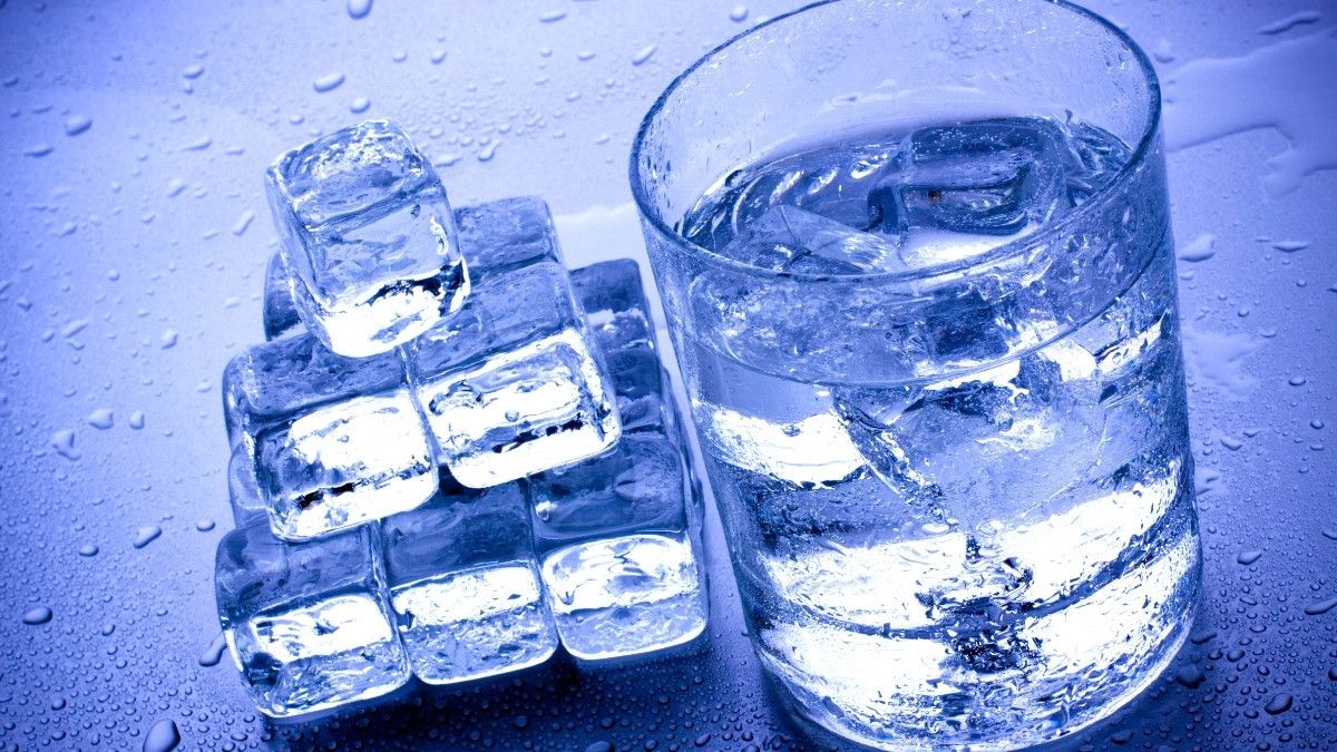Minum Air Dingin Bikin Ginjal Rusak, Benarkah?