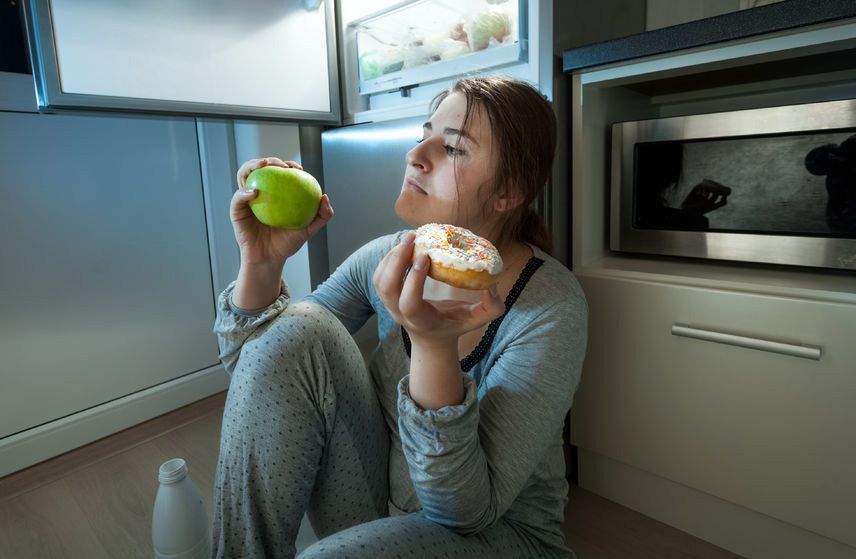 Kiat agar Tidak Ngemil Tengah Malam
