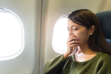 Tips Mencegah Mabuk Udara saat Naik Pesawat